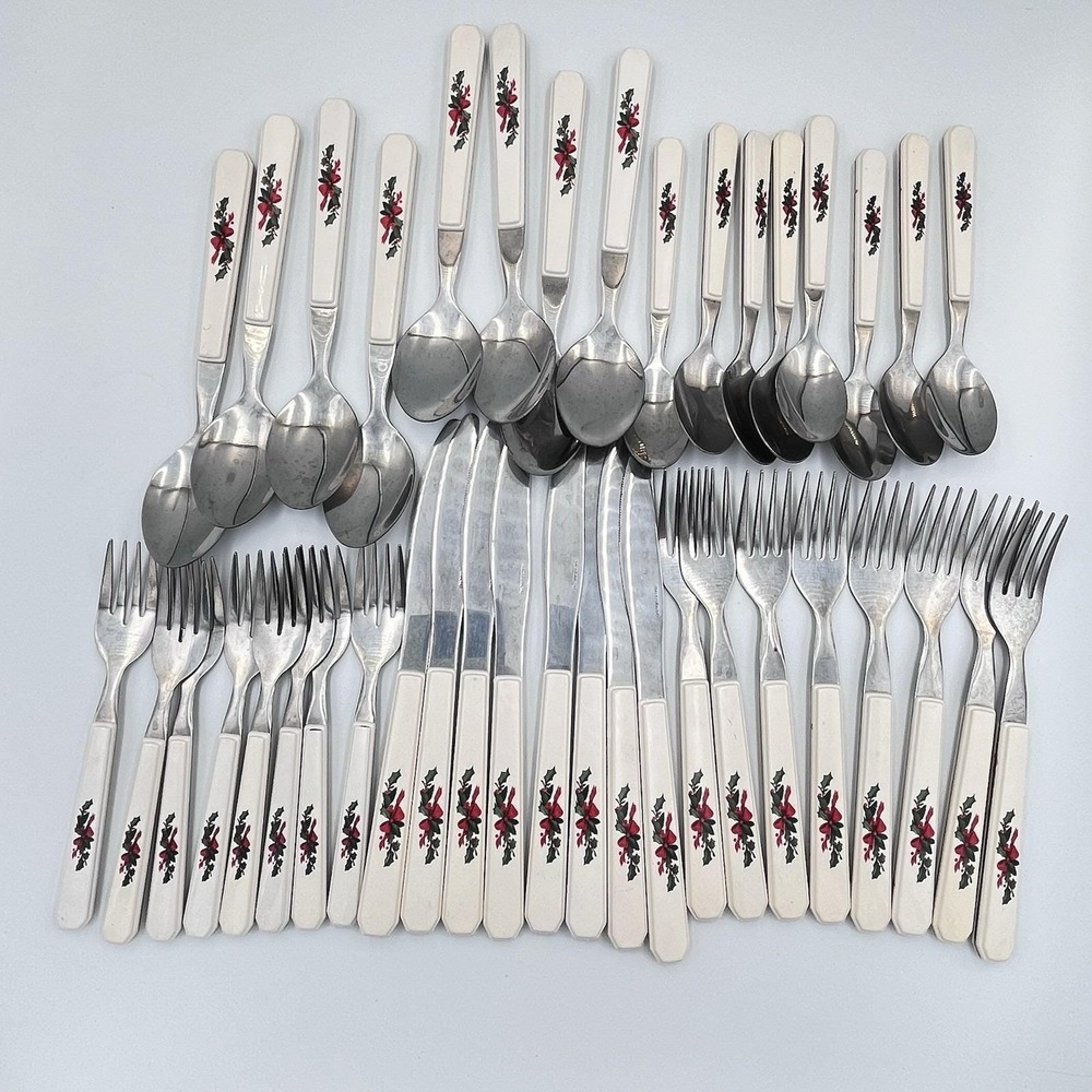 VTG Pfaltzgraff Christmas Heritage Flatware  40 Pc Set  8 Settings